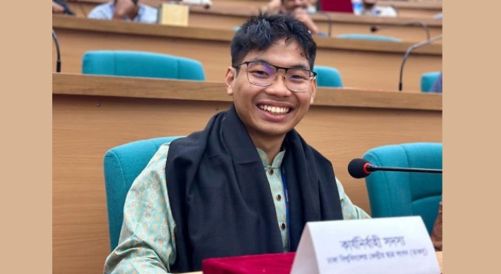 গুন্ডা-মাস্তানের মতো কথা আপনার মুখে মানায় না’: ঢাবি ট্রেজারারকে সর্ব মিত্র